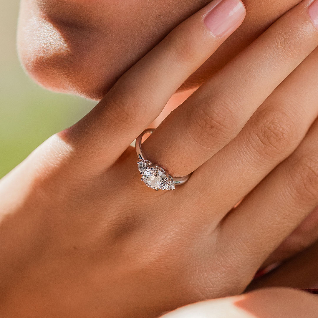 Bague de fiançailles trilogie de diamants modèle Parfaite de la Maison Amantys