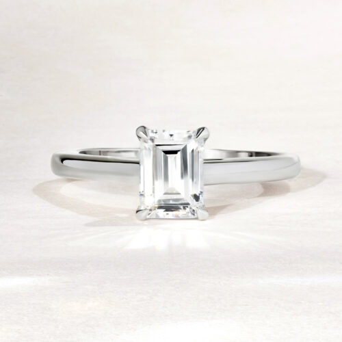 Bague de fiançailles solitaire modèle Éternelle de la Maison Amantys.