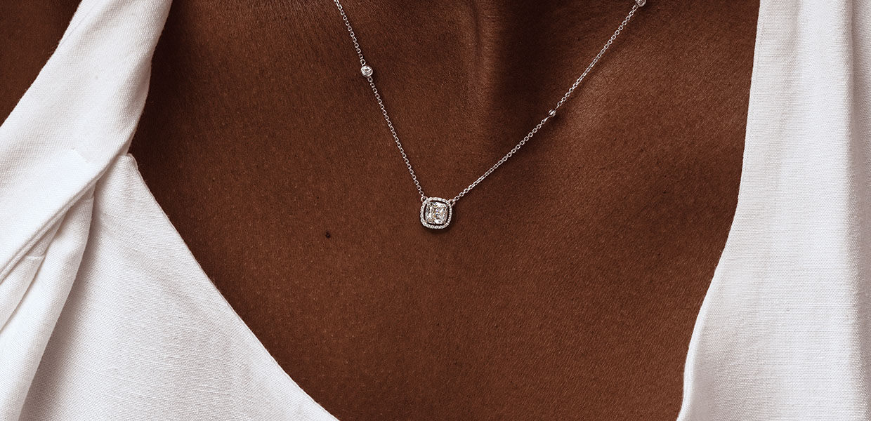 clo_col_del_cou_030_cla_bla_4_desktop